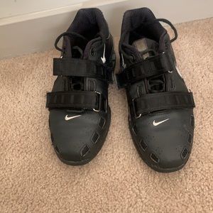 Nike Romero lifting shoes. Size 9. Black
